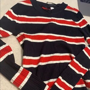 form fitting crop top
